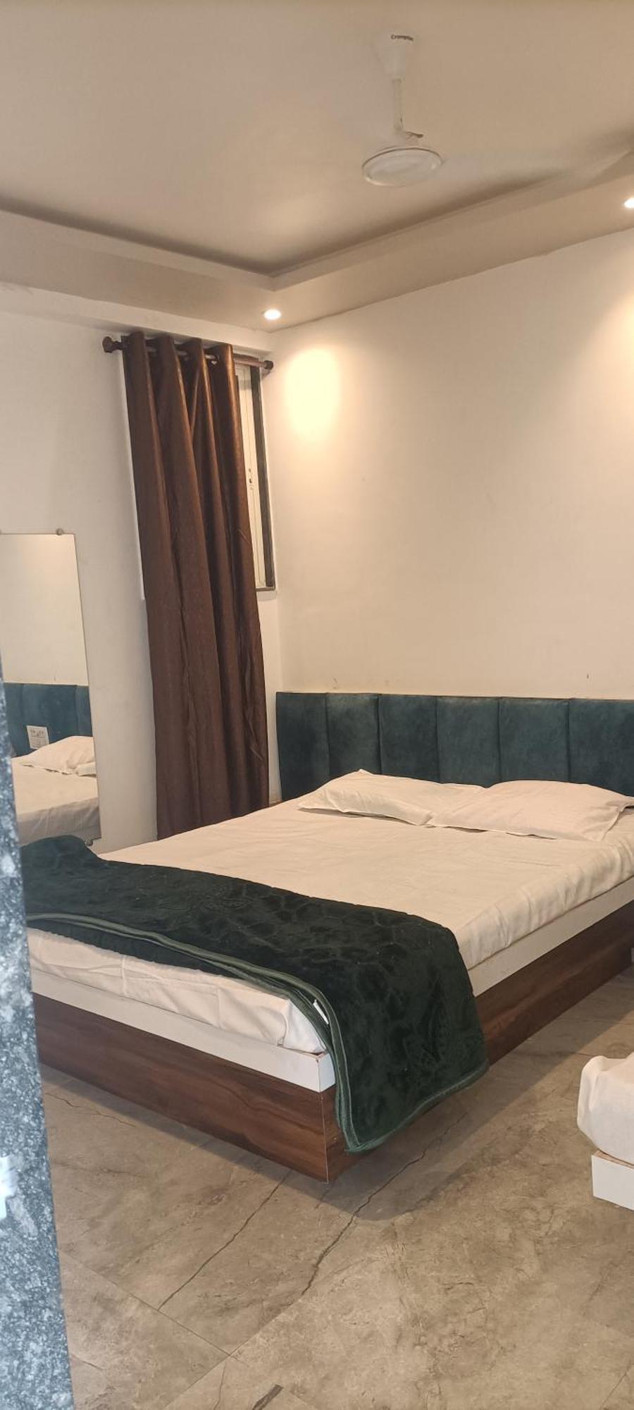 Maharaja Guest House Nashikkar Akalkot エクステリア 写真